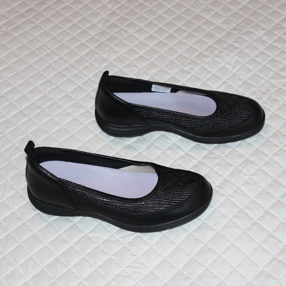 Aravon Women's Quinn Curved Slip-On Black